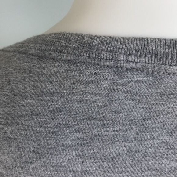 Kyle Busch #18 Racing M&M V-Neck T-Shirt - M - Picture 6 of 7